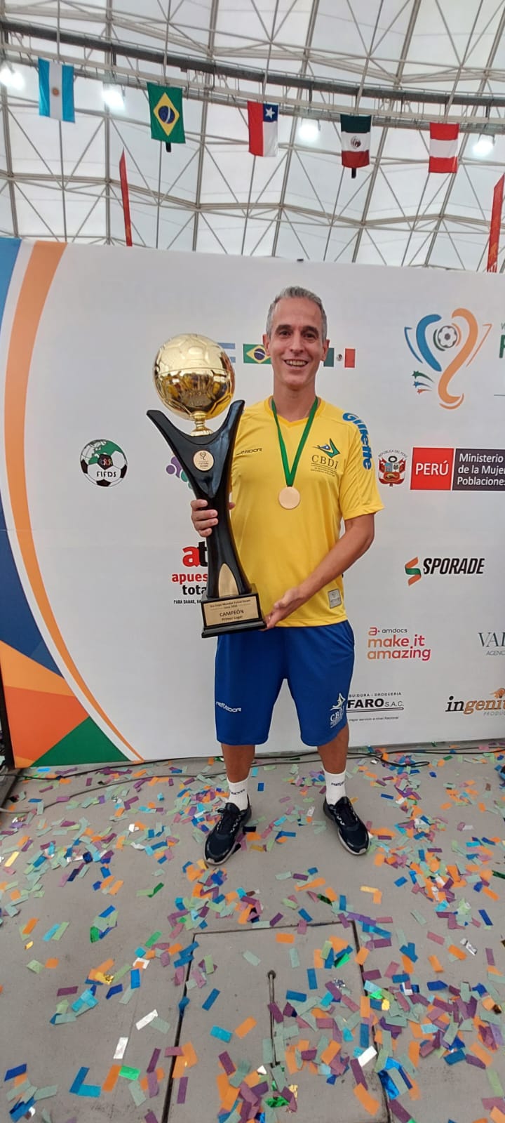 Ele treina a seleção brasileira de futsal Down e hoje é campeão mundial -  17/05/2021 - UOL ECOA
